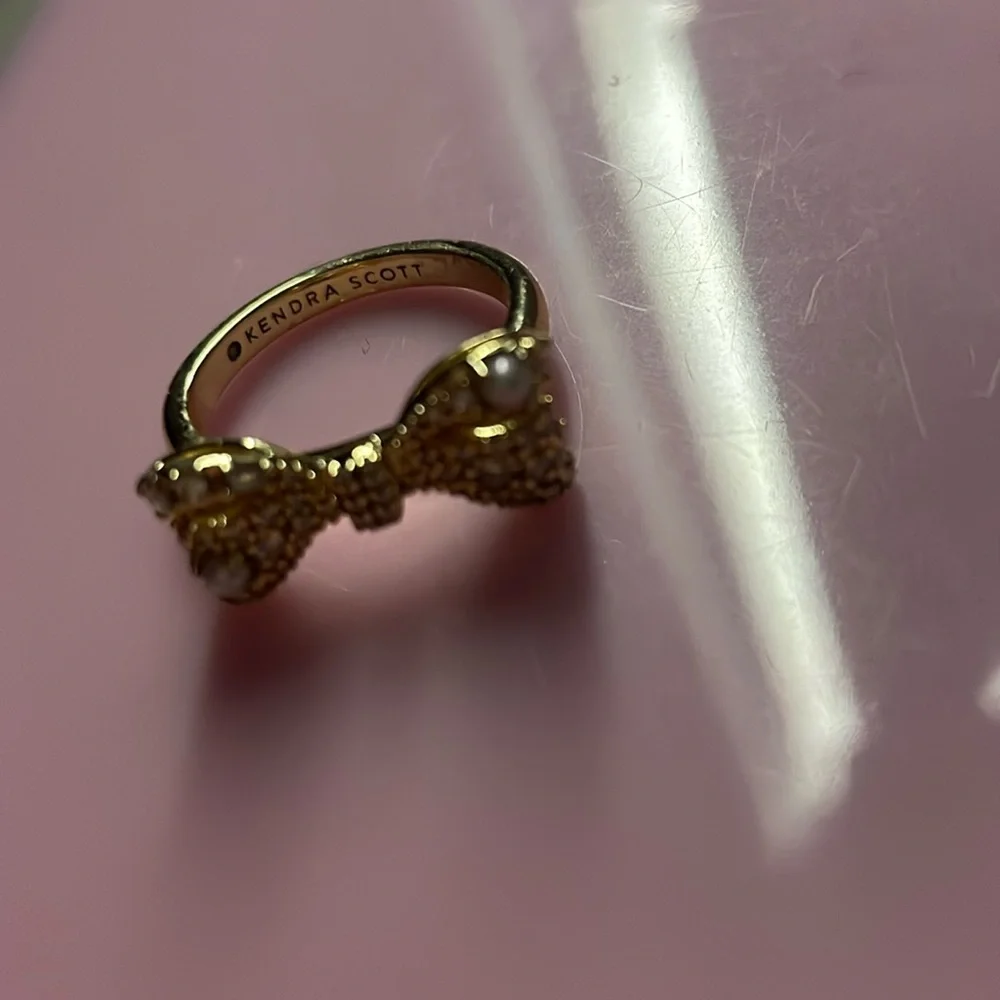Kendra Scott Gold Bow Ring with Pearl Accents - Picture 3 of 4
